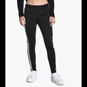 Womens  NWOT Adidas Originals Superstar Track Pants - Black/White